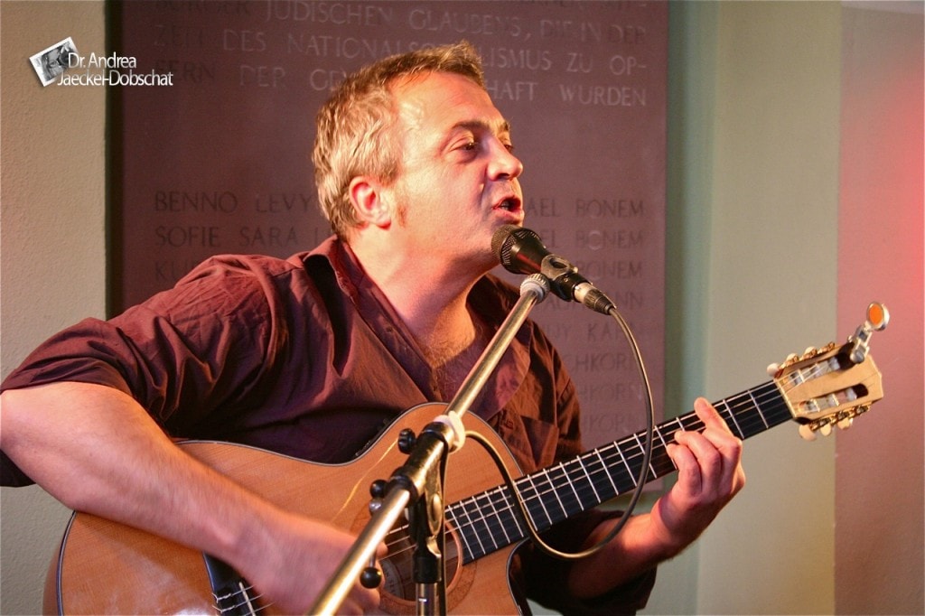 Götz Widmann in der Synagoge Wawern 2009