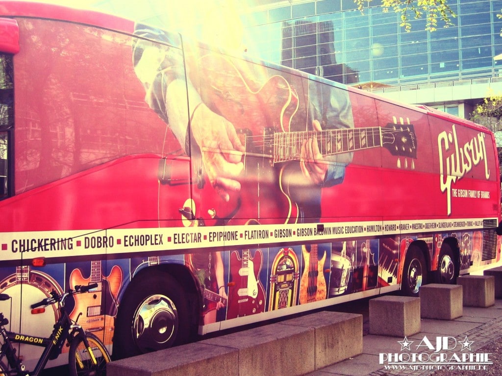 Gibson Bus 01