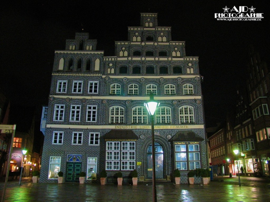 Industrie und Handelskammer Lüneburg bei Nacht